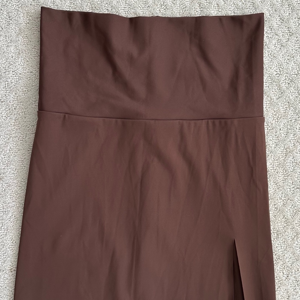 SKIMS Shaping Swim Long Skirt/Cover-Up Cocoa Medium High Slit Beach Pool NWT - Picture 2 of 12